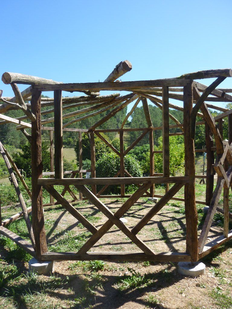 Vincent Maneyrol, Cabane octogonale à pans de bois (colombages) et toiture en chevrons auto-portés